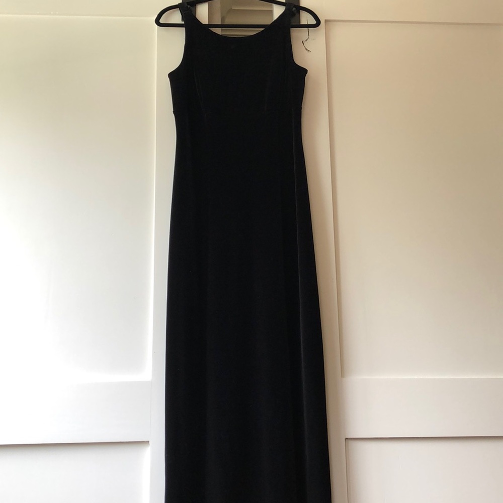 Crushed velvet long dress with back slit